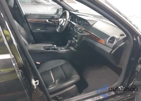 2012 Mercedes-Benz C 300 Luxury 4Matic/Sport 4Matic из США, поврежденный, VIN WDDGF8BB1CR195025